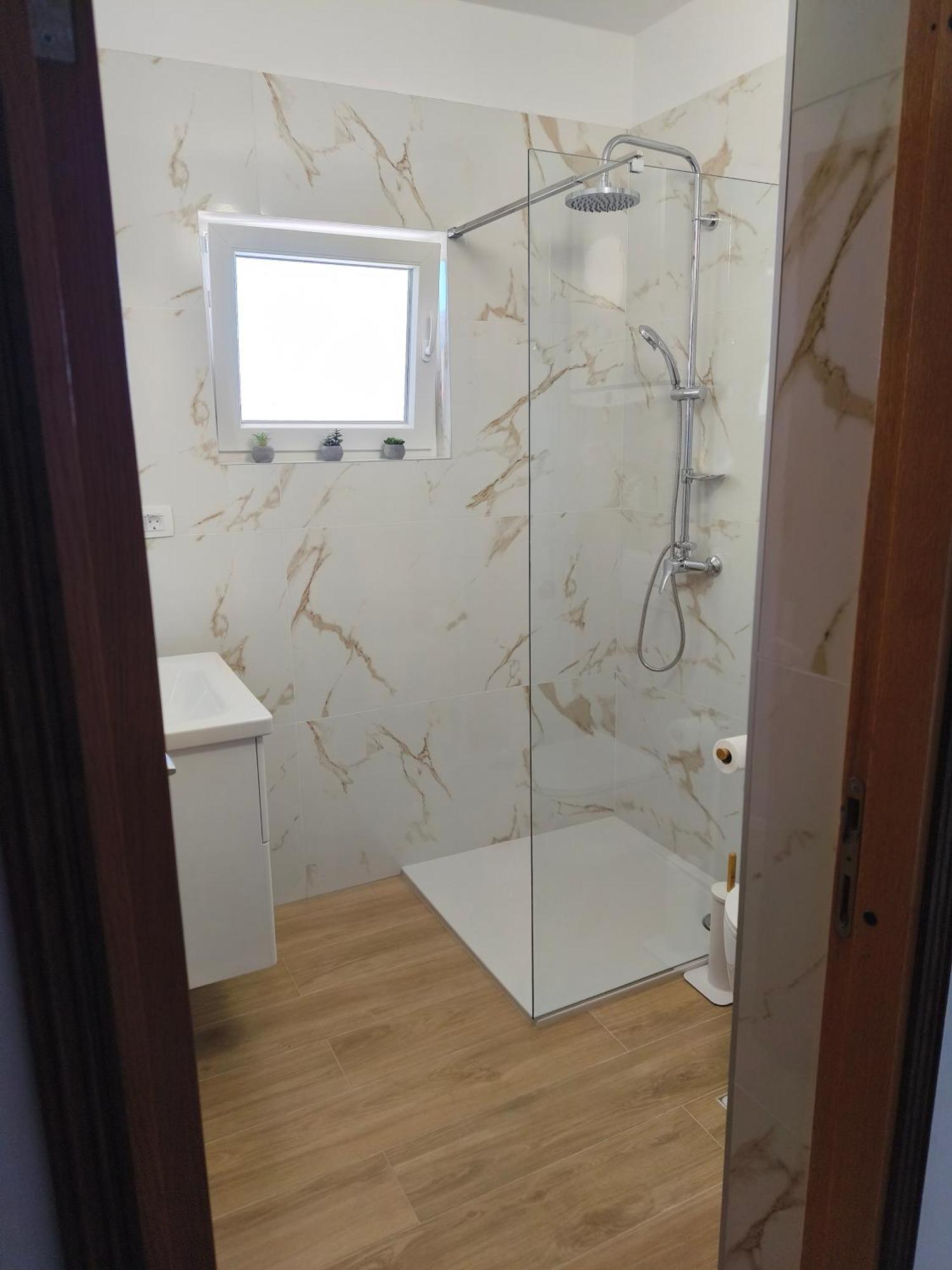 Apartmani Ljubica Kaštela Exterior foto