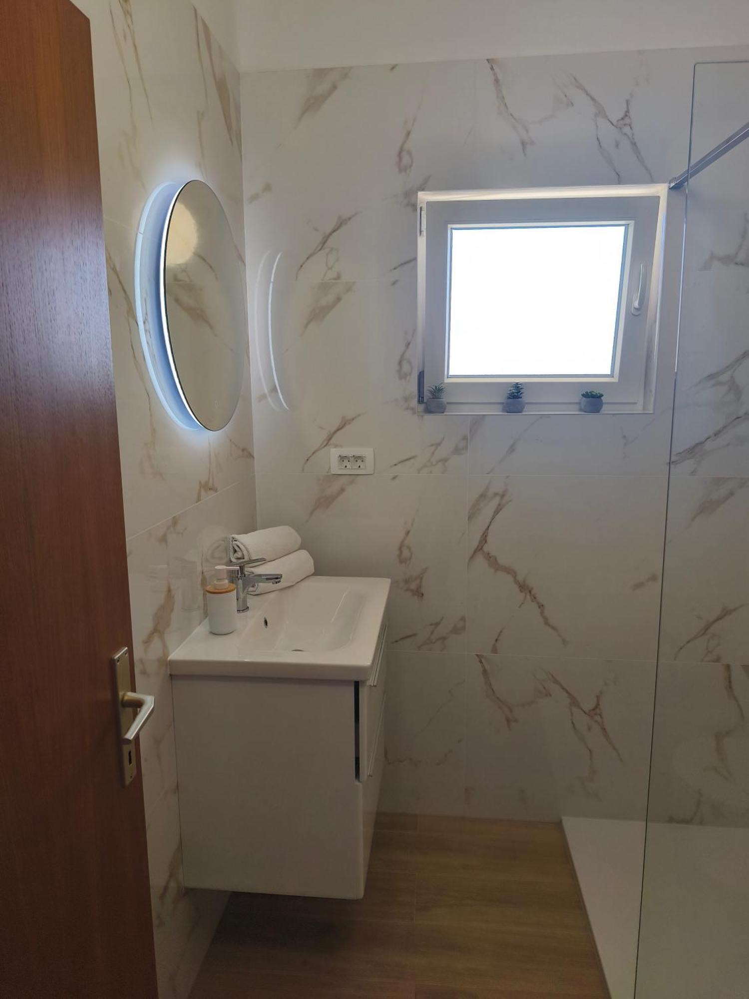 Apartmani Ljubica Kaštela Exterior foto