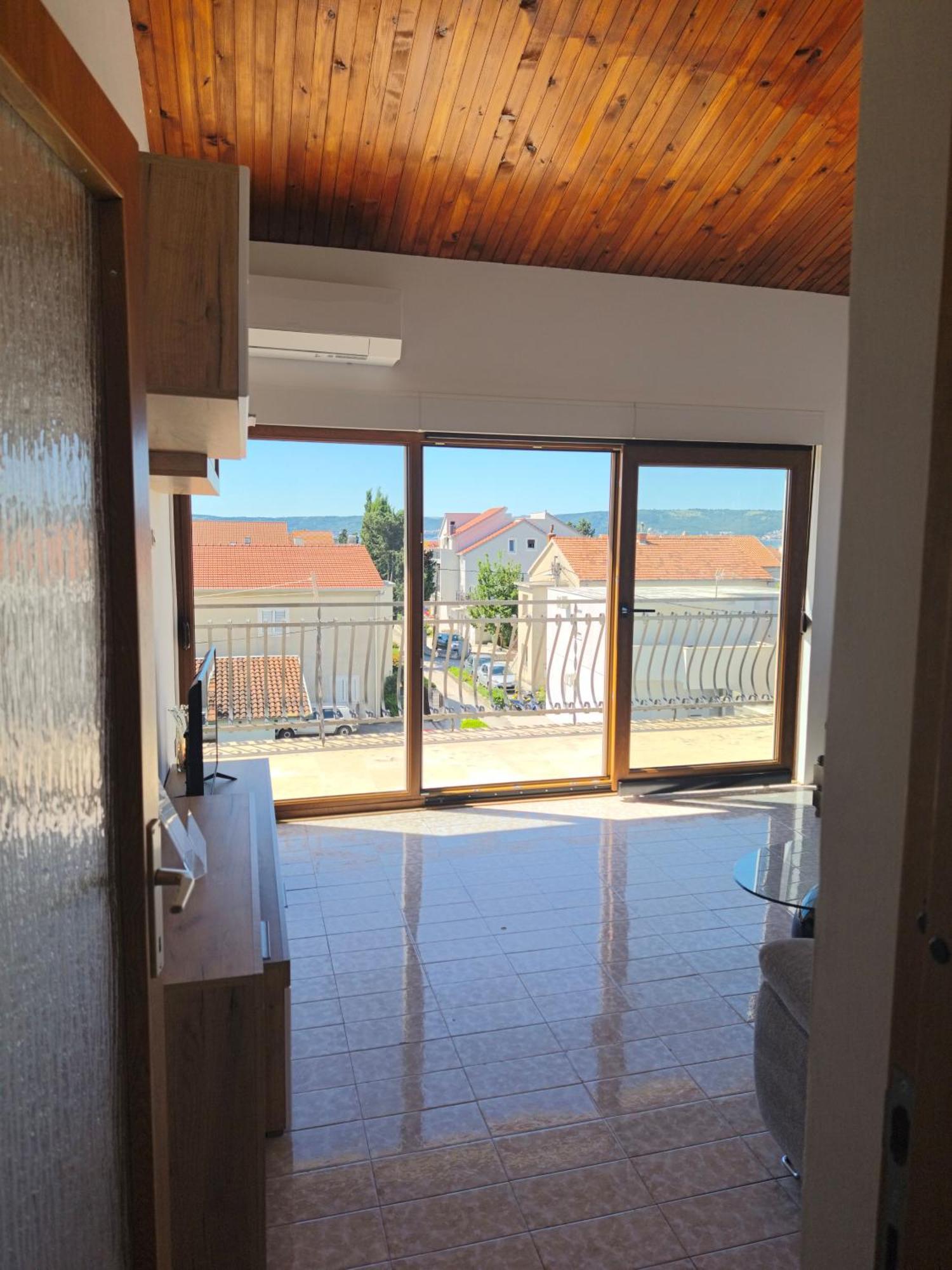Apartmani Ljubica Kaštela Exterior foto