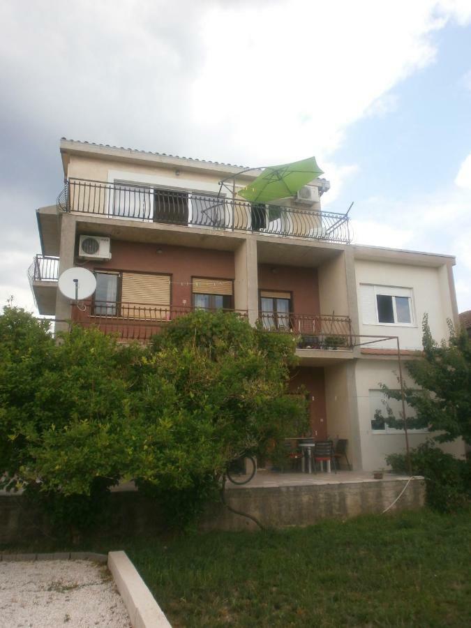 Apartmani Ljubica Kaštela Exterior foto